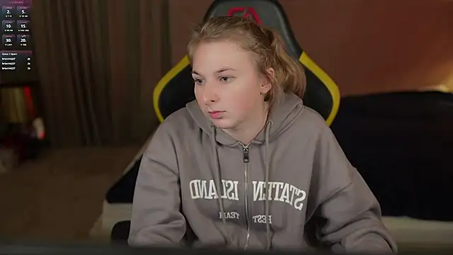 Snapshot of Inessa_Song chatting on March 2025 10:10:01 PM Inessa Song online show from March 2025 10:10:01 PM