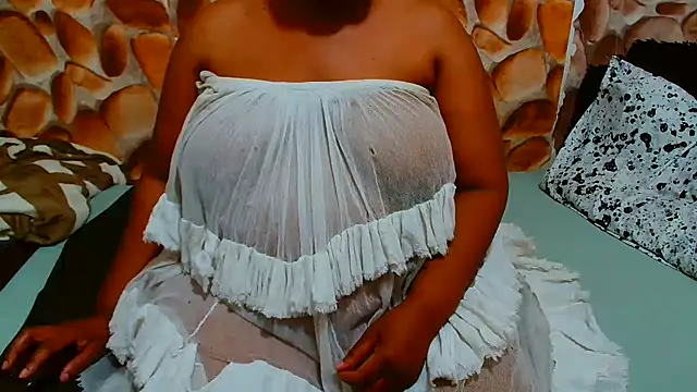 Snapshot of AfricanBigAssxx98 chatting on September 2025 09:14:02 PM AfricanBigAssxx98 online show from September 2025 09:14:02 PM