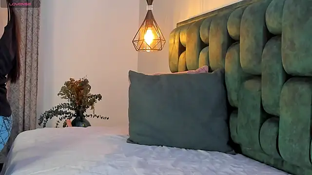 angelswets online show from October 2025 02:05:01 PM