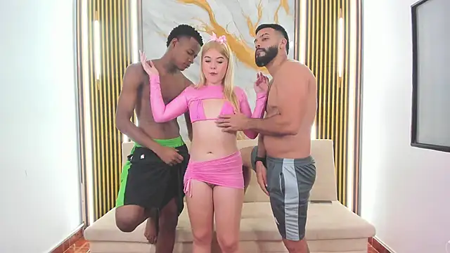 Snapshot of yez_hot_ggh chatting on November 2025 06:59:02 PM yez hot ggh online show from November 2025 06:59:02 PM