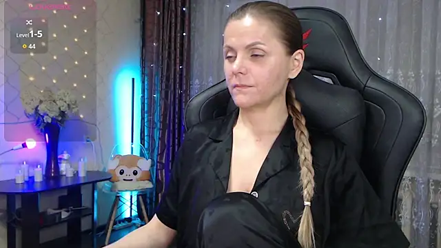 JessieOMays online show from October 2025 12:09:01 PM