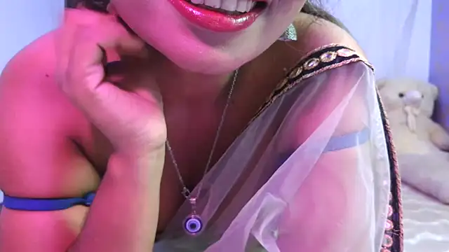 julika online show from September 2025 05:57:01 PM
