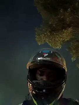 Snapshot of Whiskyboye chatting on September 2025 11:54:01 PM Whiskyboye online show from September 2025 11:54:01 PM