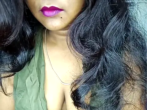 Snapshot of Muktha chatting on September 2025 12:16:01 AM Muktha online show from September 2025 12:16:01 AM