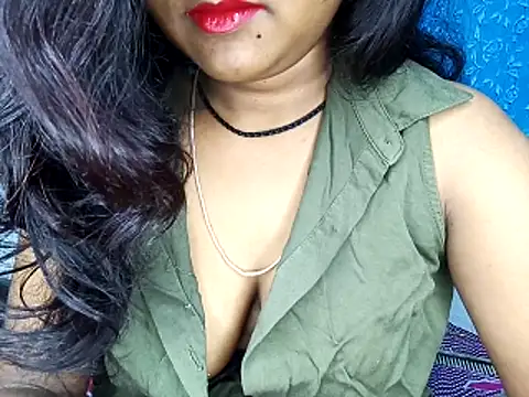 Snapshot of Muktha chatting on November 2025 02:39:02 AM Muktha online show from November 2025 02:39:02 AM