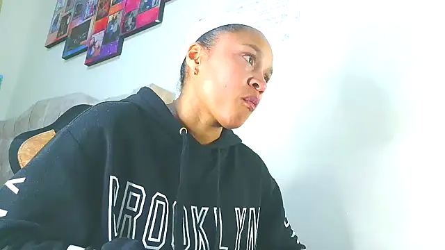 Snapshot of Samary_thomas chatting on October 2025 01:05:02 AM Samary thomas online show from October 2025 01:05:02 AM