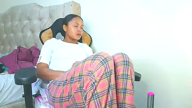 Snapshot of Samary_thomas chatting on October 2025 11:32:02 PM Samary thomas online show from October 2025 11:32:02 PM