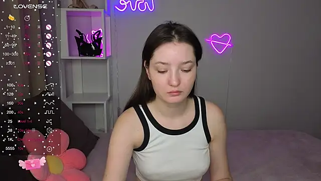 Snapshot of Fairyy_Moon chatting on October 2025 12:32:01 AM Fairyy Moon online show from October 2025 12:32:01 AM