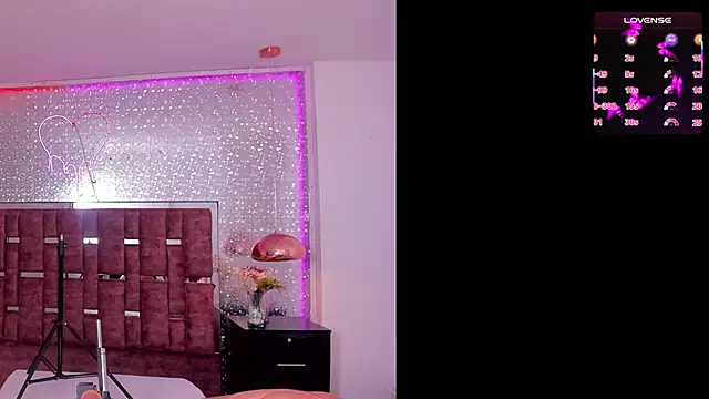 KylieVictoria online show from November 2025 05:29:02 AM