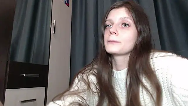 Snapshot of Effi_18 chatting on October 2025 07:24:02 PM Effi 18 online show from October 2025 07:24:02 PM