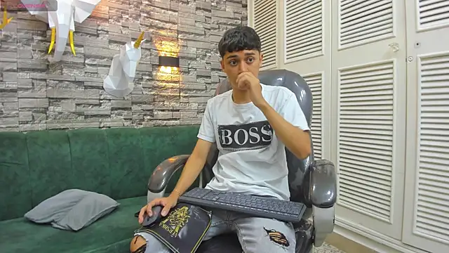 DamiBright online show from November 2025 05:59:01 PM