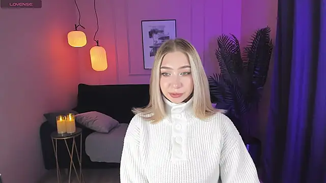 Snapshot of Annabelle_Art chatting on December 2024 05:18:02 PM Annabelle Art online show from December 2024 05:18:02 PM