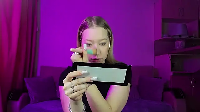 Snapshot of Annabelle_Art chatting on February 2025 05:37:01 AM Annabelle Art online show from February 2025 05:37:01 AM