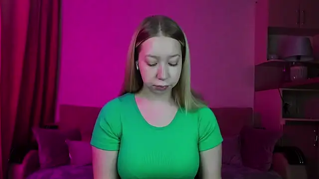Snapshot of Annabelle_Art chatting on February 2025 05:37:01 AM Annabelle Art online show from February 2025 05:37:01 AM