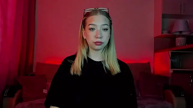 Snapshot of Annabelle_Art chatting on February 2025 11:22:01 AM Annabelle Art online show from February 2025 11:22:01 AM
