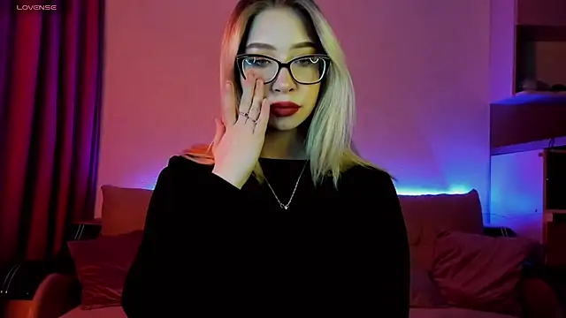 Snapshot of Annabelle_Art chatting on March 2025 05:13:01 PM Annabelle Art online show from March 2025 05:13:01 PM