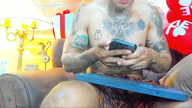 Snapshot of Dylanstonne chatting on February 2025 01:14:02 PM Dylanstonne online show from February 2025 01:14:02 PM