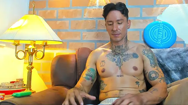 Snapshot of Dylanstonne chatting on February 2025 10:25:01 PM Dylanstonne online show from February 2025 10:25:01 PM