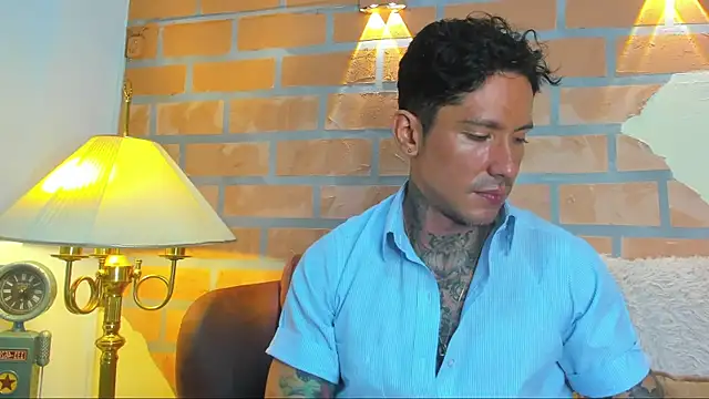 Snapshot of Dylanstonne chatting on March 2025 10:16:01 PM Dylanstonne online show from March 2025 10:16:01 PM