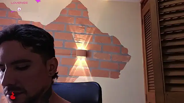 Snapshot of Dylanstonne chatting on December 2025 08:37:02 PM Dylanstonne online show from December 2025 08:37:02 PM