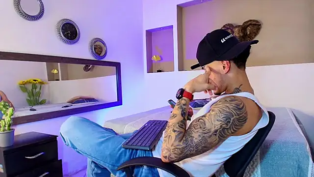 austin collinss online show from December 2024 06:12:01 PM