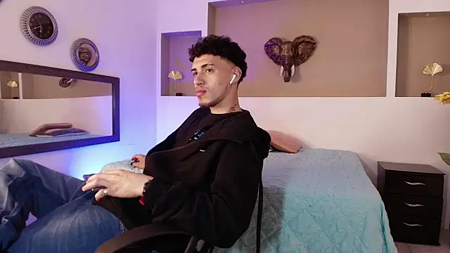 austin collinss online show from December 2024 03:12:01 AM