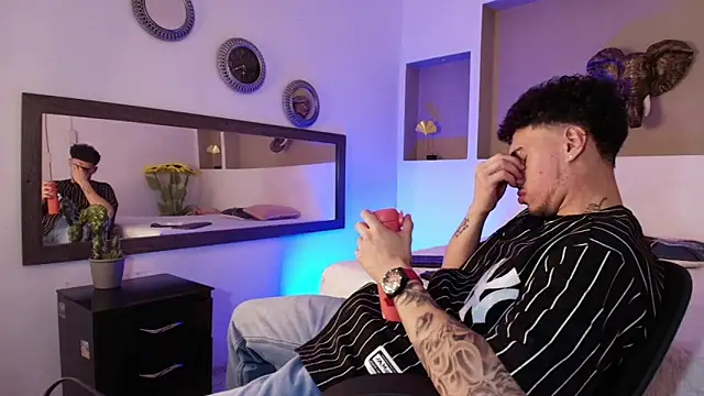 austin collinss online show from January 2025 04:00:02 AM