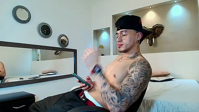 austin collinss online show from February 2025 08:33:02 AM