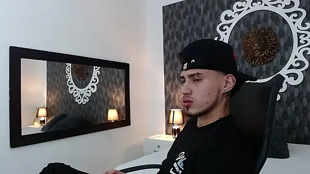 austin collinss online show from February 2025 01:02:01 PM
