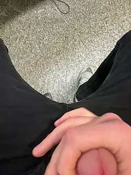 kareem0010 online show from February 2025 03:52:01 PM