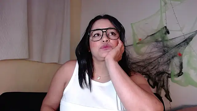 Snapshot of maraa_lee chatting on October 2025 01:35:01 AM maraa lee online show from October 2025 01:35:01 AM