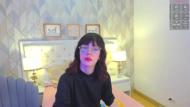 Snapshot of Nastya_Fantasy chatting on January 2025 07:32:01 PM Nastya Fantasy online show from January 2025 07:32:01 PM