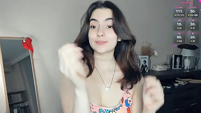 Snapshot of DracosMoon chatting on October 2025 07:09:01 AM DracosMoon online show from October 2025 07:09:01 AM