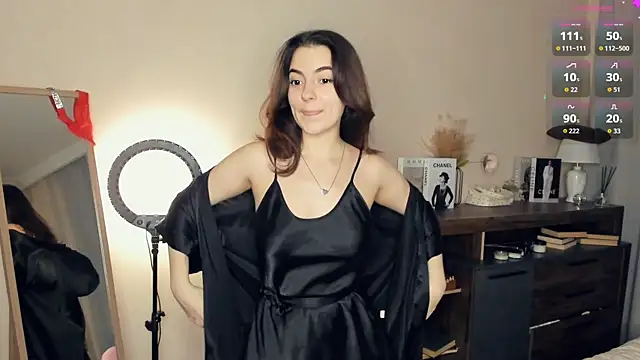 Snapshot of DracosMoon chatting on October 2025 07:08:01 AM DracosMoon online show from October 2025 07:08:01 AM