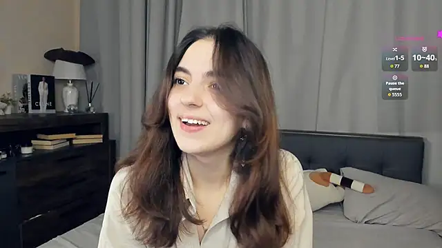 Snapshot of DracosMoon chatting on October 2025 07:07:02 AM DracosMoon online show from October 2025 07:07:02 AM