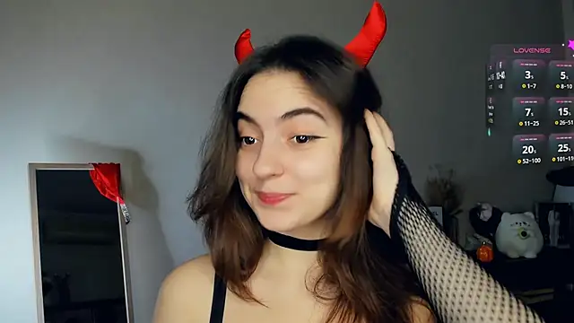 Snapshot of DracosMoon chatting on October 2025 07:21:01 AM DracosMoon online show from October 2025 07:21:01 AM