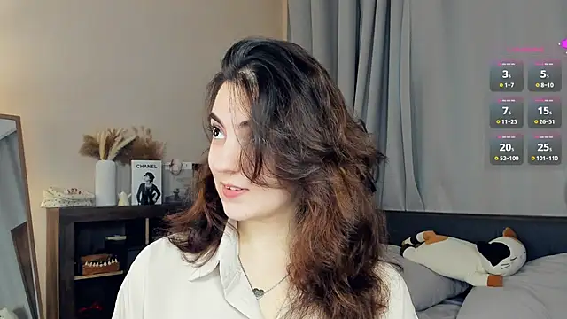 Snapshot of DracosMoon chatting on November 2025 07:30:01 AM DracosMoon online show from November 2025 07:30:01 AM