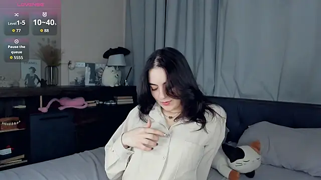 Snapshot of DracosMoon chatting on November 2025 07:29:02 AM DracosMoon online show from November 2025 07:29:02 AM