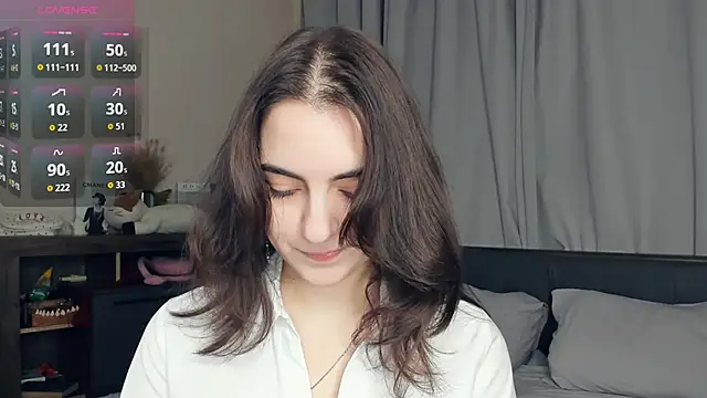 Snapshot of DracosMoon chatting on December 2025 06:52:02 AM DracosMoon online show from December 2025 06:52:02 AM