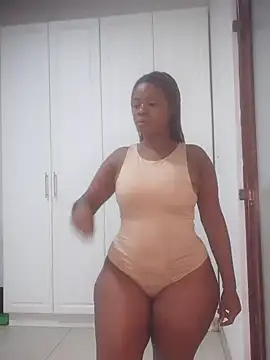 Luciouslips00 online show from December 2024 05:11:02 PM