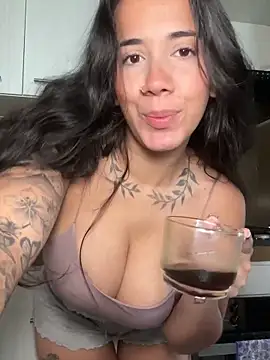 Snapshot of AndyFire69 chatting on November 2025 01:18:02 PM AndyFire69 online show from November 2025 01:18:02 PM