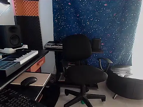 Snapshot of patrik_tattoo_ chatting on January 2025 06:35:01 PM patrik tattoo online show from January 2025 06:35:01 PM