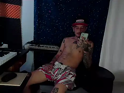 Snapshot of patrik_tattoo_ chatting on January 2025 11:17:02 PM patrik tattoo online show from January 2025 11:17:02 PM