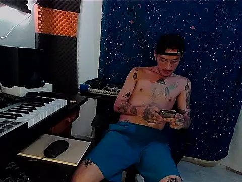 Snapshot of patrik_tattoo_ chatting on January 2025 01:33:01 AM patrik tattoo online show from January 2025 01:33:01 AM