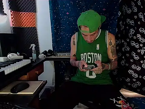 Snapshot of patrik_tattoo_ chatting on February 2025 01:33:02 PM patrik tattoo online show from February 2025 01:33:02 PM