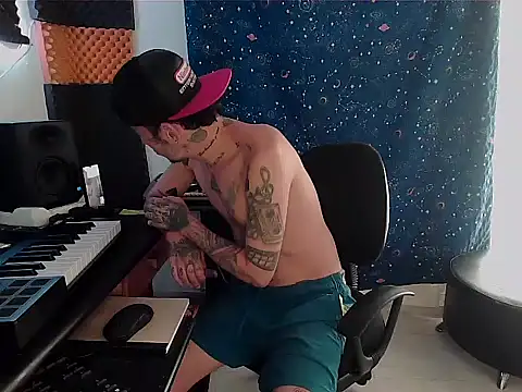 Snapshot of patrik_tattoo_ chatting on February 2025 08:00:01 PM patrik tattoo online show from February 2025 08:00:01 PM