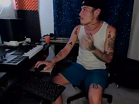 Snapshot of patrik_tattoo_ chatting on February 2025 04:04:01 AM patrik tattoo online show from February 2025 04:04:01 AM