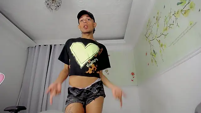 Snapshot of rose_Skinny_ chatting on December 2025 01:23:02 AM rose Skinny online show from December 2025 01:23:02 AM