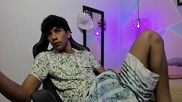 Snapshot of hares_mds chatting on January 2025 01:03:01 PM hares mds online show from January 2025 01:03:01 PM