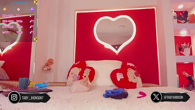 TabyJhonson online show from October 2025 12:47:02 PM